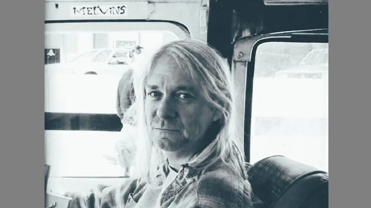 Der Künstler Alper Yesiltas hat mittels einer KI-Technologie ein Portrait von Kurt Cobain, wie er heute aussehen würde, erschaffen.