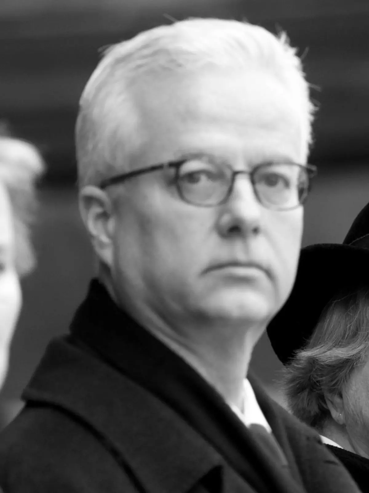 ARCHIV - 11.02.2015, Berlin: Die Witwe, Marianne von Weizsäcker (2.v.r.), und der damalige Bundespräsident Joachim Gauck (r), sowie die Kinder von Richard von Weizsäcker, Fritz von Weizsäcker und Beatrice von Weizsäcker, stehen beim Staatsakt für den gestorbenen Bundespräsidenten von Weizsäcker am Berliner Dom. In einer Berliner Privatklinik ist der Chefarzt Fritz von Weizsäcker getötet worden. Das bestätigte eine Polizeisprecherin am Dienstagabend. (Wiederholung mit geändertem Bildausschnitt) Foto: Maurizio Gambarini/dpa +++ dpa-Bildfunk +++