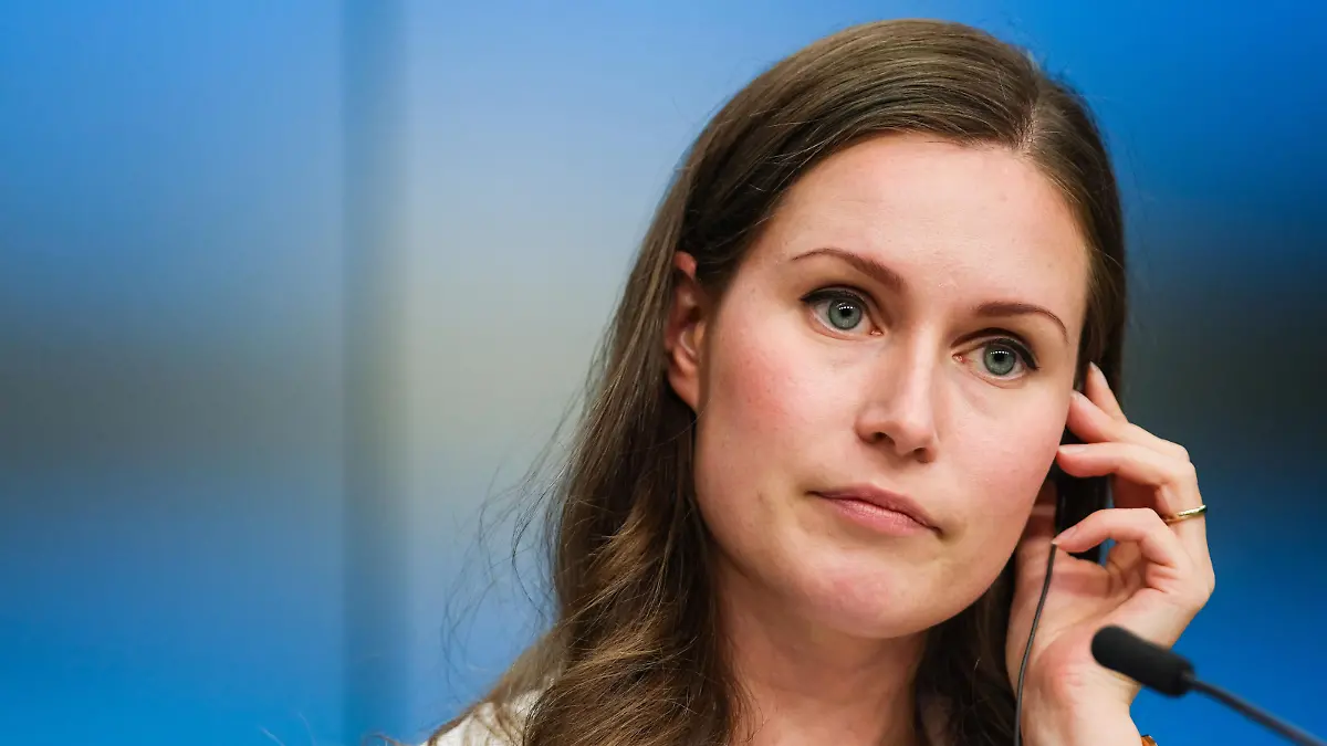 ARKIV Finnish Minister of Transport and Communications Sanna Marin attends a press conference of the EU Transport, Telecommunications and Energy Council, in Brussels, Belgium, Sept. 20, 2019. Finlands socialdemokrater har soendag valgt landets 34-aarige transportminister, Sanna Marin, som partiets kandidat til at efterfoelge Antti Rinne paa statsministerposten. Hvis det finske parlament - rigsdagen - godkender udnaevnelsen af hende paa tirsdag, bliver Sanna Marin den yngste statsminister, Finland nogensinde har haft. Det skriver Ritzau, soendag den 8. december 2019.. , Brussels Denmark *** ARCHIVE Finnish Minister of Transport and Communications Sanna Marin attends a press conference of the EU Transport, Telecommunications and Energy Council, in Brussels, Belgium, Sept 20, 2019 Finlands Social Democrats on Sunday elected the countrys PUBLICATIONxINxGERxSUIxAUTxONLY Copyright: XinhuaxNewsxAgencyx/xeyevine.xAllxRightsxReserved. ZhangxChengxXinhuax/xeyevinex COP112 spdk2019120
