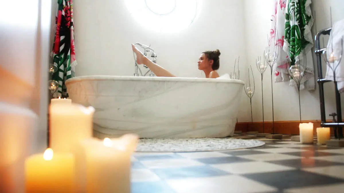 bachelorette badewanne2.jpg