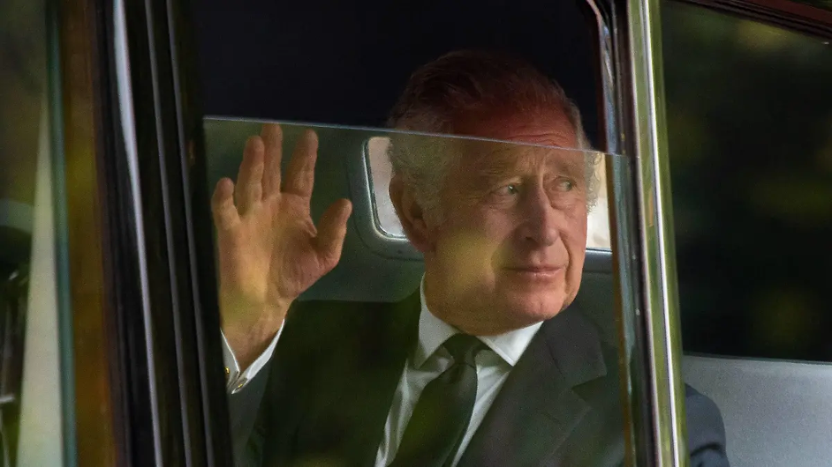  September 14, 2022, London, England, United Kingdom: King CHARLES III is seen leaving Clarence House ahead of body of Queen Elizabeth II being carried to Palace of Westminster. London United Kingdom - ZUMAs262 20220914_zip_s262_002 Copyright: xTayfunxSalcix