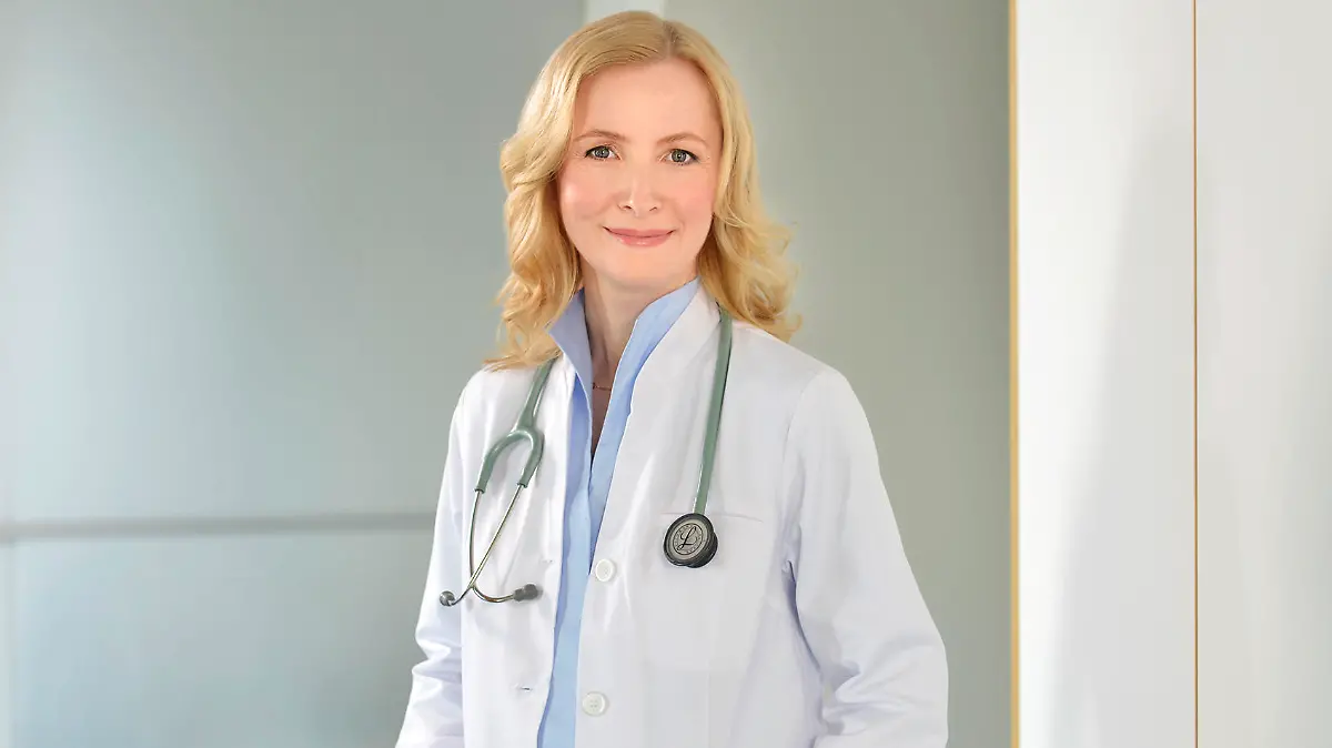 Dr. Anne Fleck beantwortet Zuschauerfragen bei RTL Punkt 12.