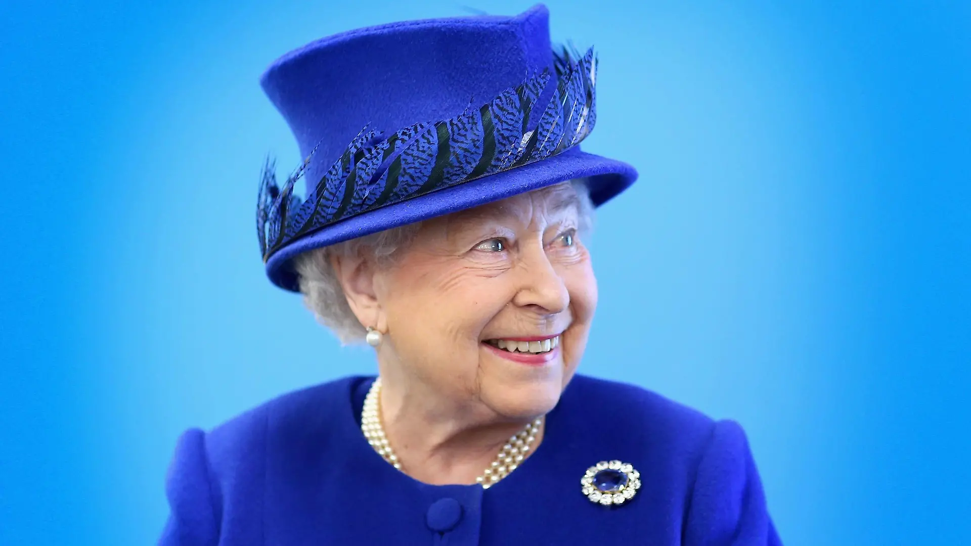 . 08/03/2016. London, United Kingdom. The Queen And Prince Of Wales Visit The Prince s Trust Centre. Queen Elizabeth II smiles as she meets people being helped by the Prince s Trust at the Prince s Trust Centre in Kennington on March 8, 2016 in London, England. The Queen was visiting the Centre with Prince Charles, Prince of Wales to mark the 40th Anniversary of the Prince s Trust. TRH s saw the impact the Prince s Trust has on young people and heard about the six programmes run by the Trust to help disadvantaged young people ages 13 to 30 to get into education and employment. PUBLICATIONxINxGERxSUIxAUTxHUNxONLY xi-Imagesx/xi-Imagesx IIM-12159-0014
08 03 2016 London United Kingdom The Queen and Prince of Wales Visit The Prince S Trust Centre Queen Elizabeth II Smiles As She Meets Celebrities Being helped by The Prince S Trust AT The Prince S Trust Centre in Kennington ON March 8 2016 in London England The Queen what Visiting The Centre With Prince Charles Prince of Wales to Mark The 40th Anniversary of The Prince S Trust trh S SAW The Impact The Prince S Trust has ON Young Celebrities and Heard About The Six Program Run by The Trust to Help disadvantaged Young Celebrities ages 13 to 30 to Get into Education and Employment PUBLICATIONxINxGERxSUIxAUTxHUNxONLY Xi Imagesx Xi Imagesx iim 12159 0014