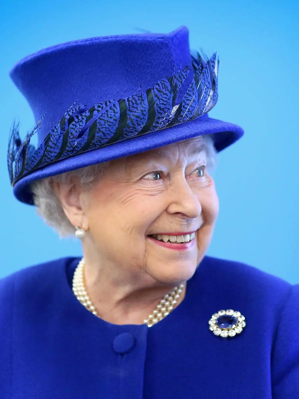 . 08/03/2016. London, United Kingdom. The Queen And Prince Of Wales Visit The Prince s Trust Centre. Queen Elizabeth II smiles as she meets people being helped by the Prince s Trust at the Prince s Trust Centre in Kennington on March 8, 2016 in London, England. The Queen was visiting the Centre with Prince Charles, Prince of Wales to mark the 40th Anniversary of the Prince s Trust. TRH s saw the impact the Prince s Trust has on young people and heard about the six programmes run by the Trust to help disadvantaged young people ages 13 to 30 to get into education and employment. PUBLICATIONxINxGERxSUIxAUTxHUNxONLY xi-Imagesx/xi-Imagesx IIM-12159-0014

08 03 2016 London United Kingdom The Queen and Prince of Wales Visit The Prince S Trust Centre Queen Elizabeth II Smiles As She Meets Celebrities Being helped by The Prince S Trust AT The Prince S Trust Centre in Kennington ON March 8 2016 in London England The Queen what Visiting The Centre With Prince Charles Prince of Wales to Mark The 40th Anniversary of The Prince S Trust trh S SAW The Impact The Prince S Trust has ON Young Celebrities and Heard About The Six Program Run by The Trust to Help disadvantaged Young Celebrities ages 13 to 30 to Get into Education and Employment PUBLICATIONxINxGERxSUIxAUTxHUNxONLY Xi Imagesx Xi Imagesx iim 12159 0014