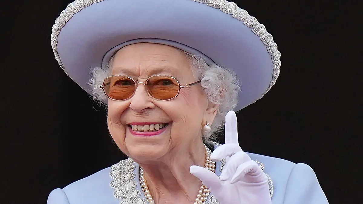 BGUK_2455732 - London, UNITED KINGDOM - *STOCK IMAGES* Queen Elizabeth II has died aged 96, Buckingham Palace announces.
*PICTURES TAKEN ON THE 02/06/2022*
Members of the Royal Family attend Trooping the Colour in The Queen's Platinum Jubilee Year, at Buckingham Palace, London, UK
Pictured: Queen, Queen Elizabeth
BACKGRID UK 8 SEPTEMBER 2022 


