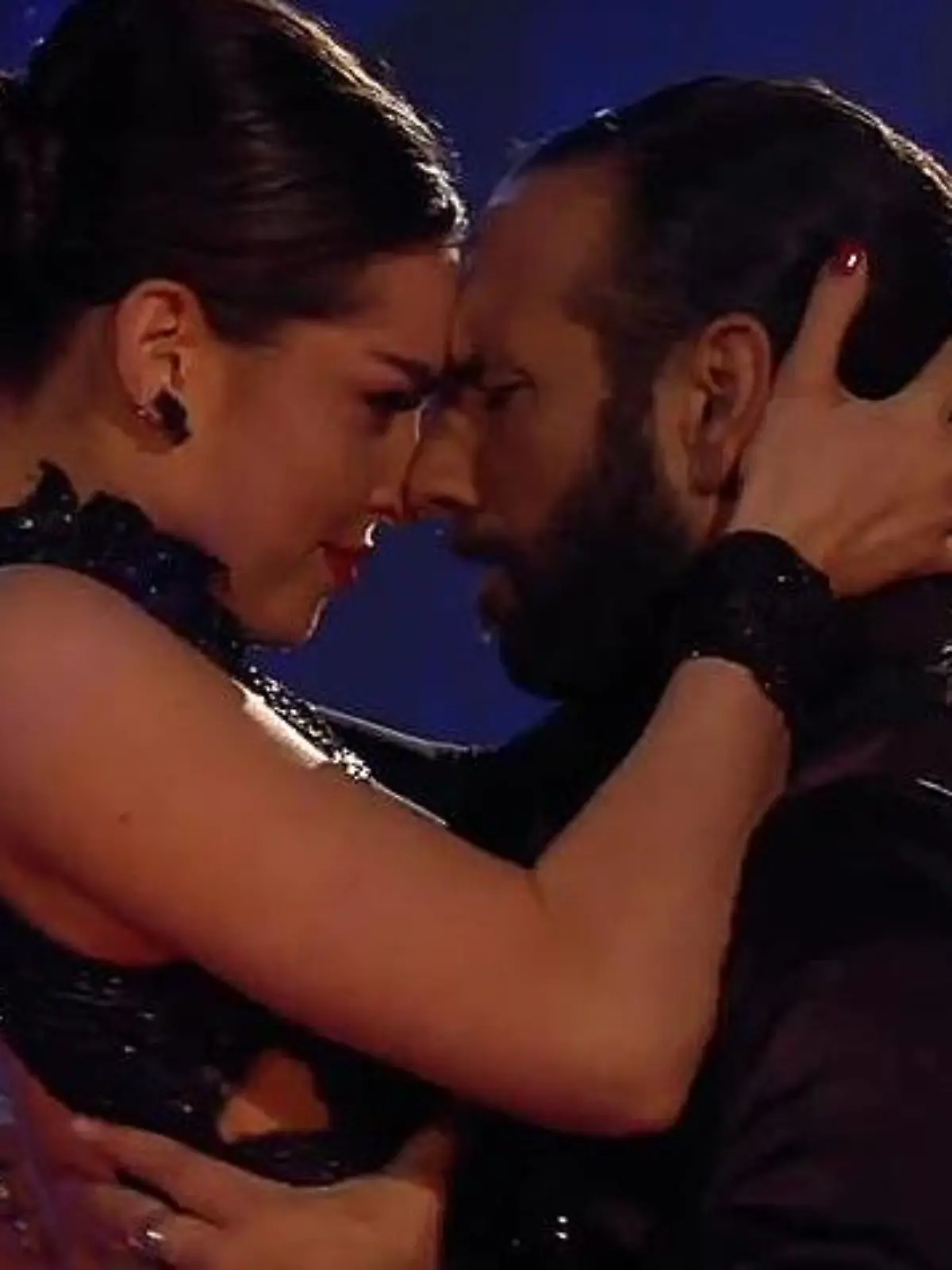 Lili und Massimo zeigen einen leidenschaftlichen Tango.