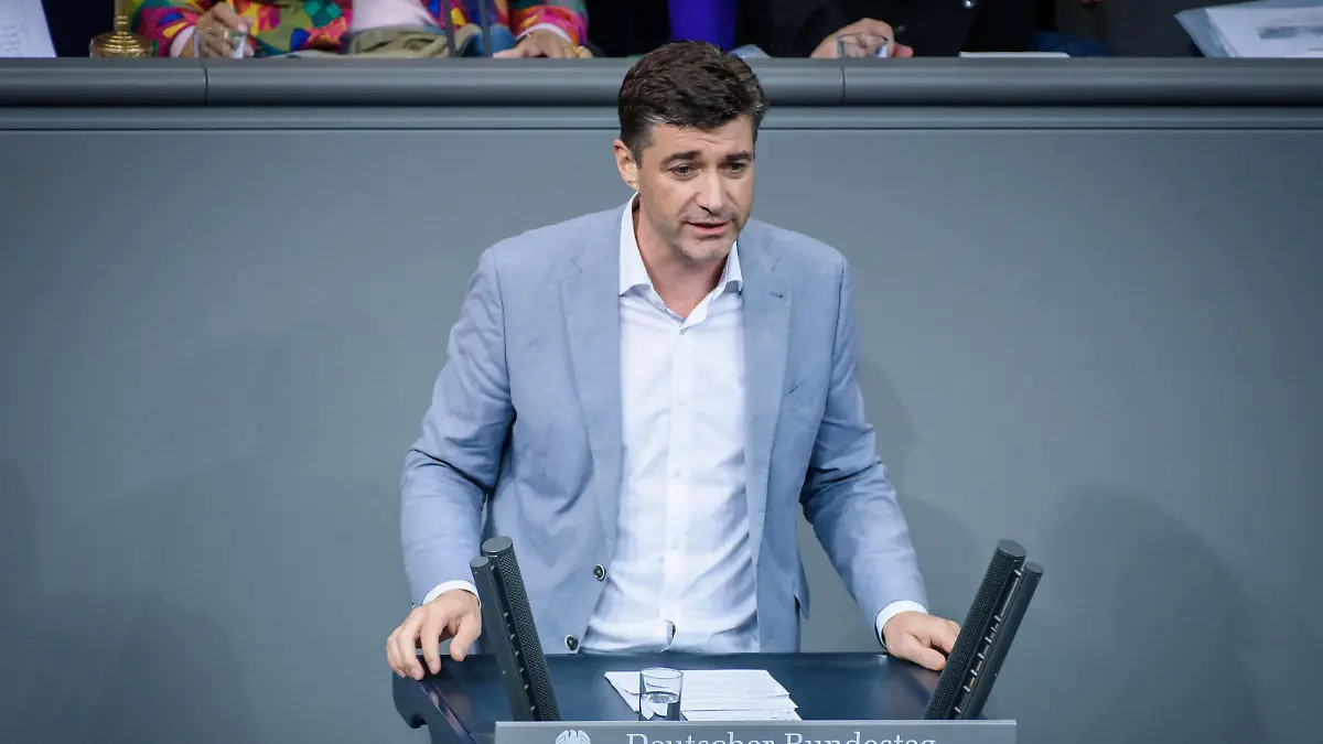 Sitzung des deutschen Bundestags Deutschland, Berlin - 24.10.2019: Im Bild ist Hagen Reinhold fdp während der Sitzung des deutschen Bundestags zu sehen. Berlin Bundestag Berlin Deutschland *** Session of the German Bundestag Germany, Berlin 24 10 2019 The picture shows Hagen Reinhold fdp during the session of the German Bundestag Berlin Bundestag Berlin Deutschland
