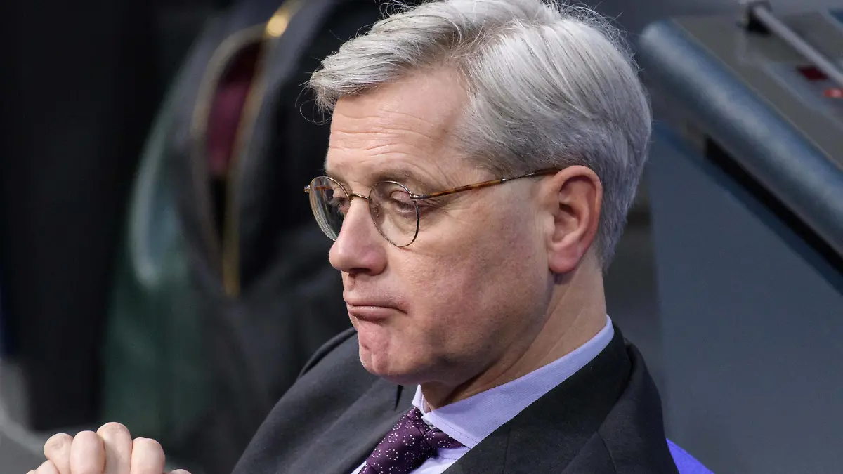 Berlin, Plenarsitzung im Bundestag Deutschland, Berlin - 04.03.2020: Im Bild ist Norbert Röttgen cdu während der Sitzung des deutschen Bundestags zu sehen. Berlin Bundestag Berlin Deutschland *** Berlin, Plenary Session in the Bundestag Germany, Berlin 04 03 2020 The picture shows Norbert Röttgen cdu during the session of the German Bundestag Berlin Bundestag Berlin Germany