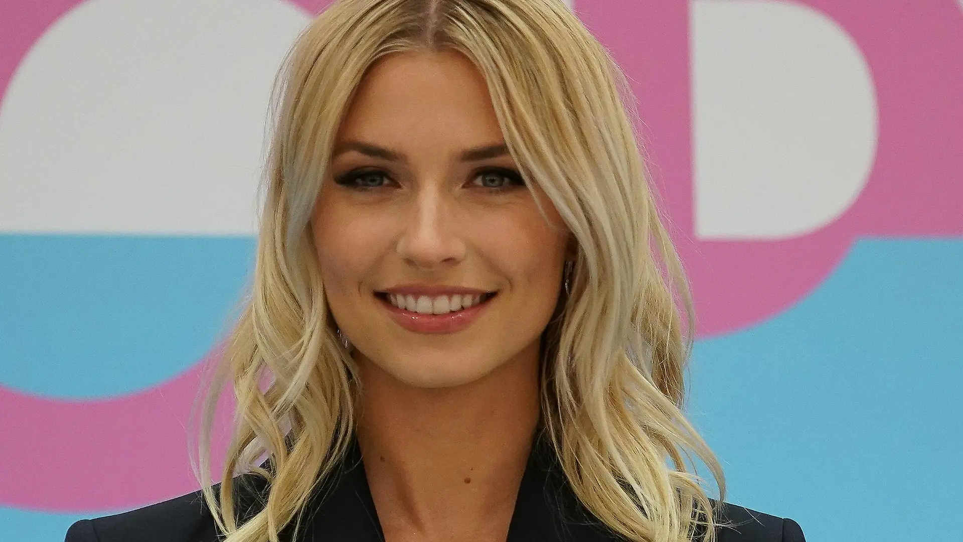 Lena Gercke als Stargast beim Shopping Event POP Impressionen 'Be Active' im Peek und Cloppenburg Modehaus Koeln | Verwendung weltweit