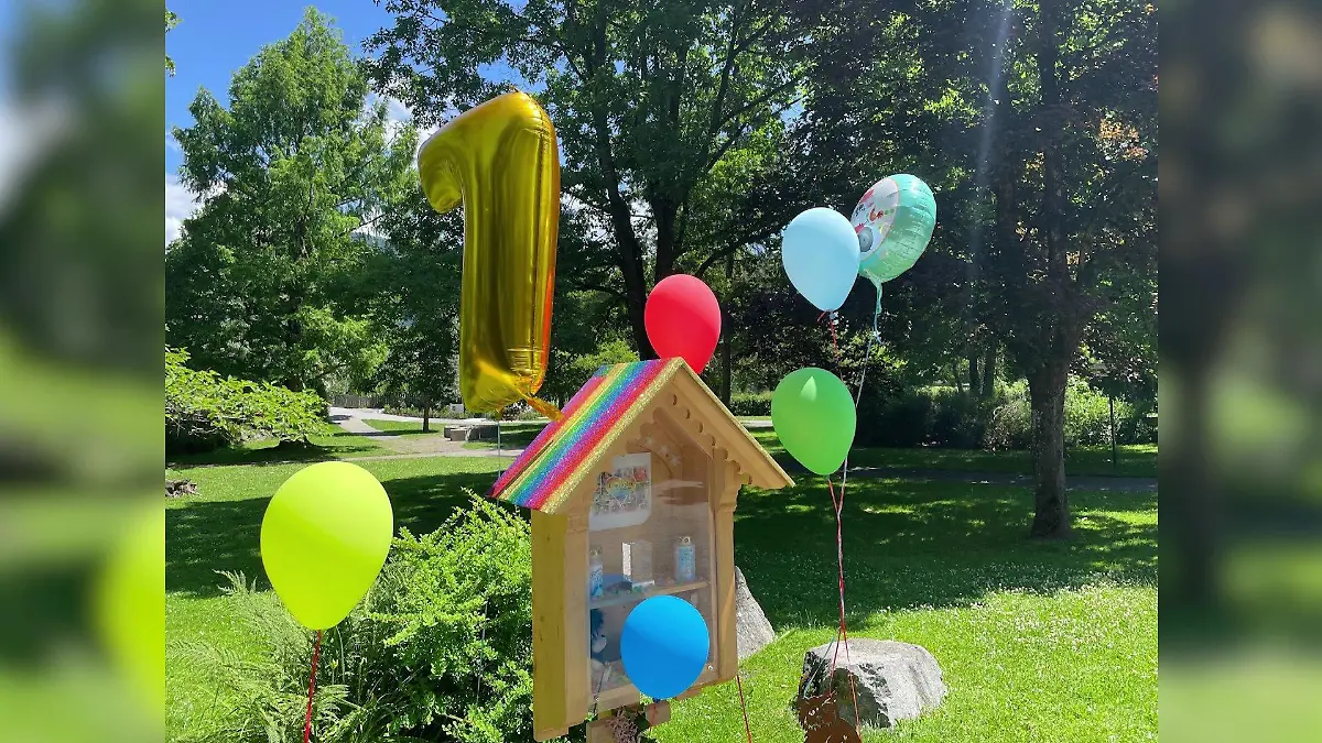 Der kleine Leon wäre am 5. Juli sieben Jahre alt geworden. Luftballons in der Nähe des Leichenfundorts erinnern daran.