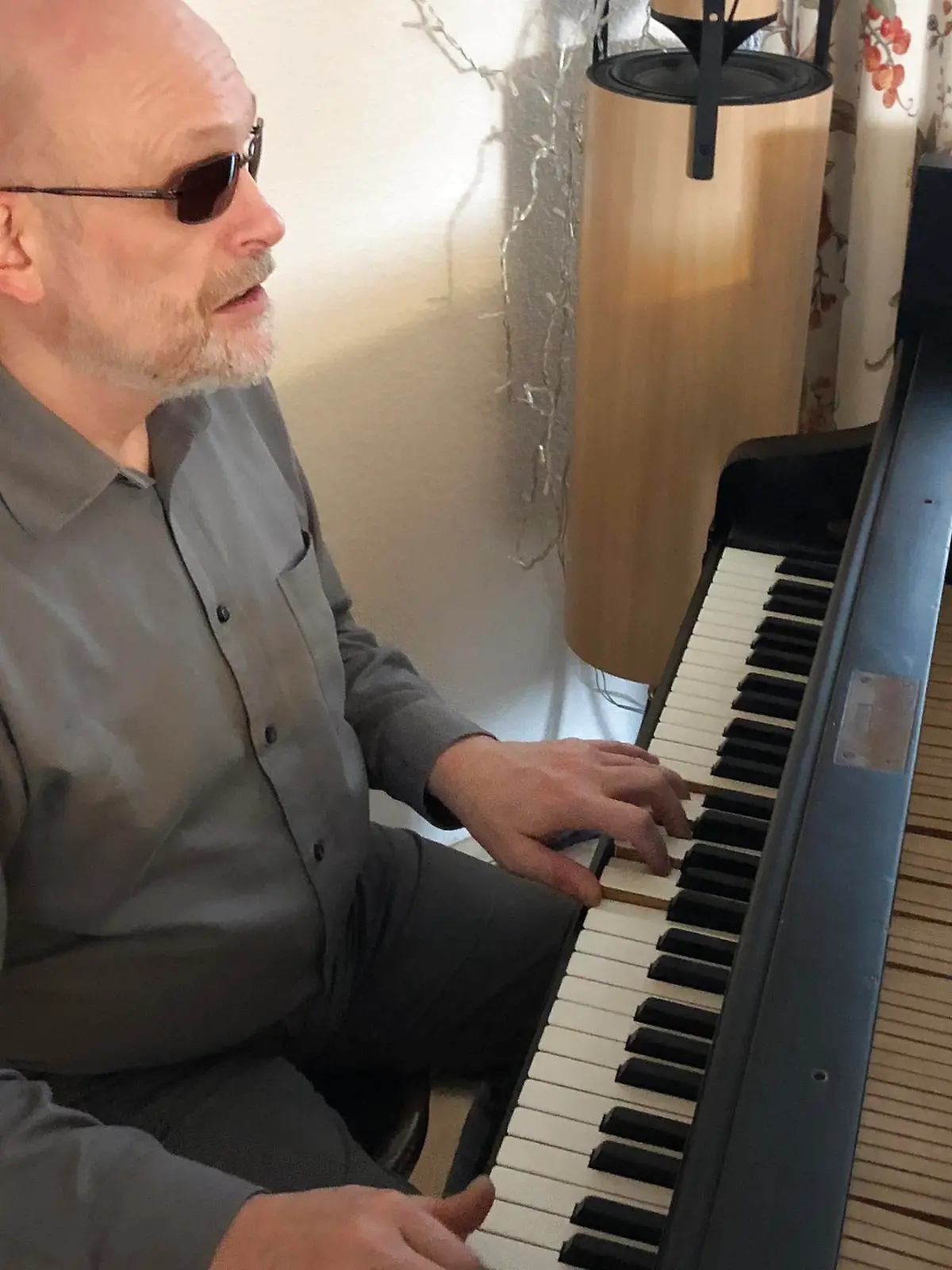 Stefan Weiler ist geburtsblind, doch auf sein Gehör kann sich der Familienvater verlassen.
