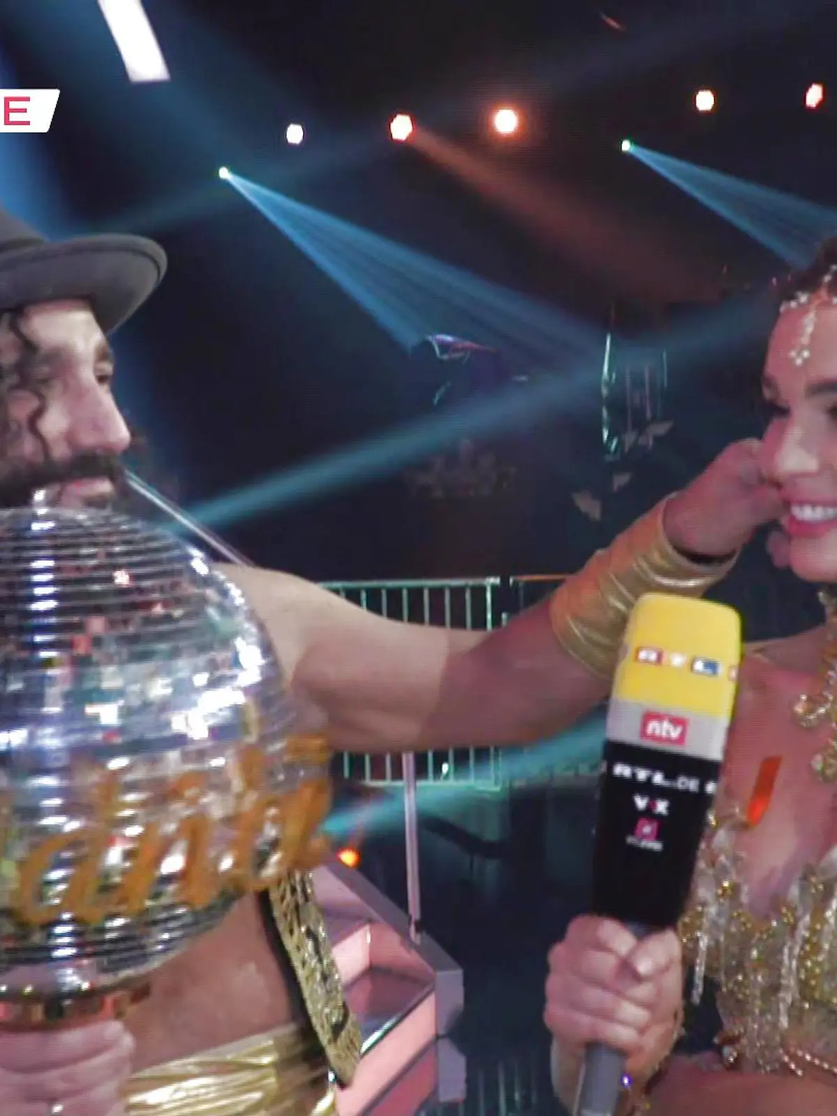 Massimo Sinató und Lili Paul-Roncalli im RTL.de-Livestream.