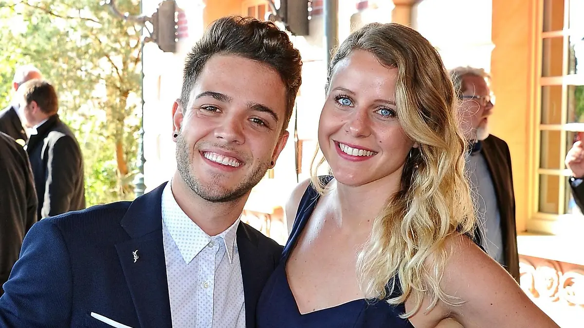 Europapark Rust - KRØNASÅR - THE MUSEUM HOTEL. Luca Hänni mit seiner Freundin Michele Affolter anläßlich der Eröffnung des 4 Sterne Superior-Hotels KRØNASÅR - THE MUSEUM HOTEL am 24.05.2019 im Europapark Rust. 20190524MWI09538 *** Europapark Rust KRØNASÅR THE MUSEUM HOTEL Luca Hänni with his girlfriend Michele Affolter on the occasion of the opening of the 4 star superior hotel KRØNASÅR THE MUSEUM HOTEL on 24 05 2019 in the Europapark Rust 20190524MWI09538
