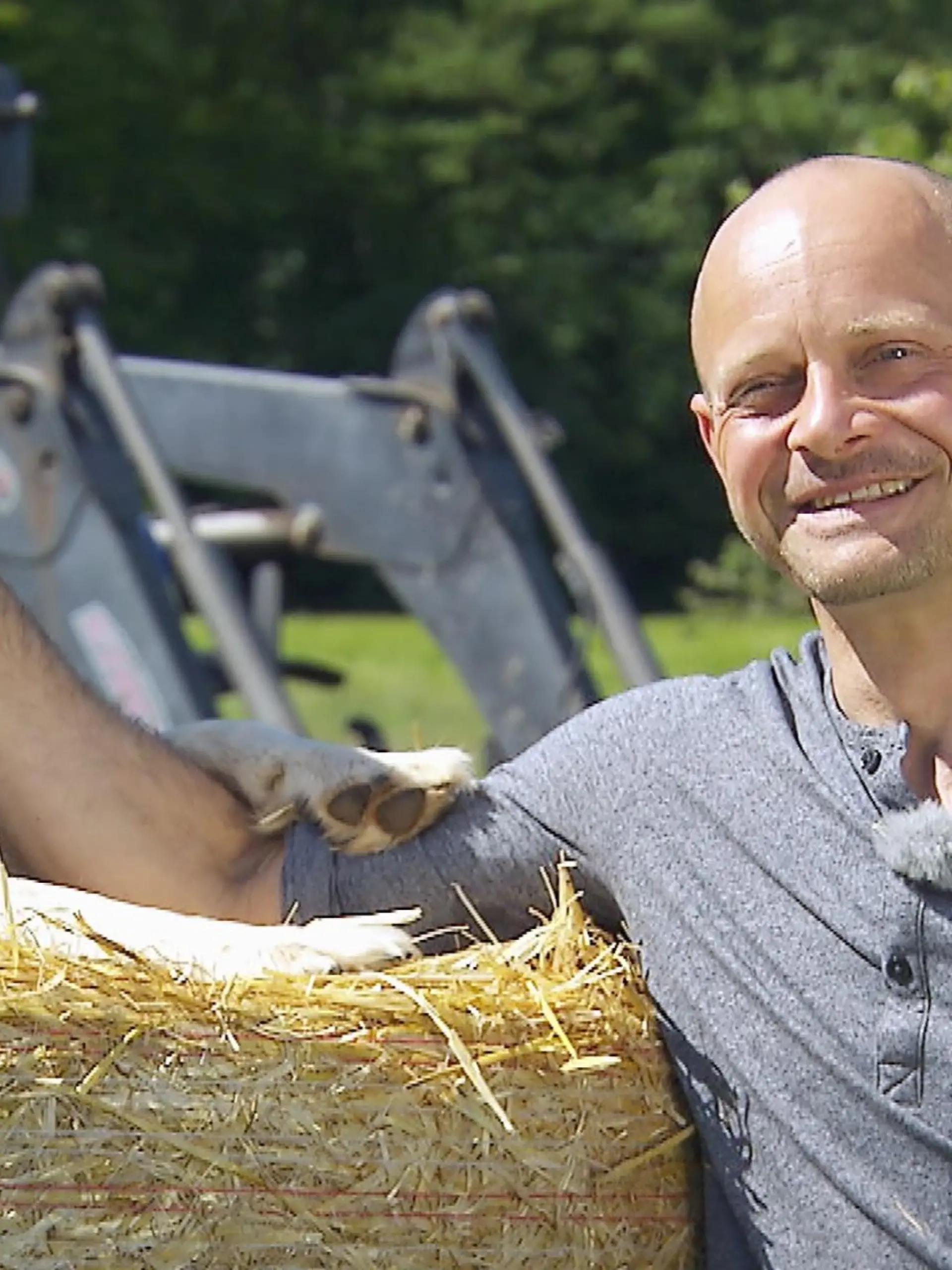 Schweine- und Sargelbauer Thomas U. (37) aus Bayern
+++ Die Verwendung des sendungsbezogenen Materials ist nur mit dem Hinweis und Verlinkung auf TVNOW gestattet. +++