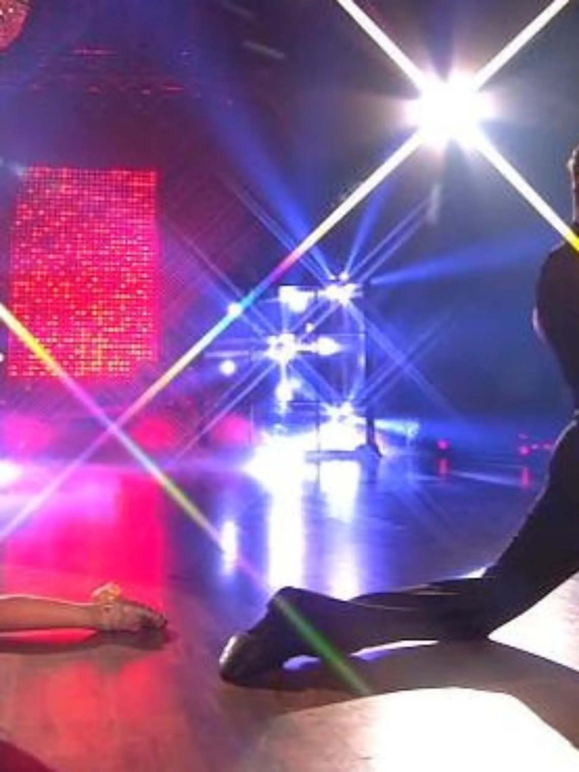 Wie schön! Andrzej Cibis und Victoria Kleinfelder für ihren Tango gemeinsam mit Kindern auf dem Parkett.