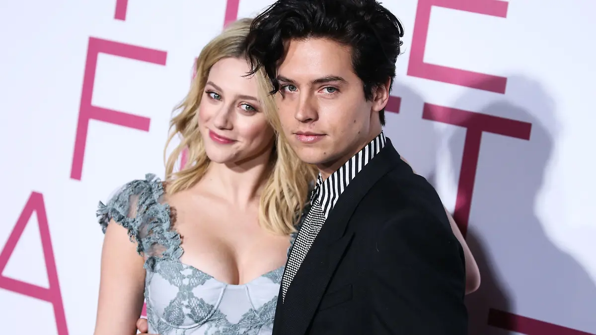 (FILE) Cole Sprouse and Lili Reinhart Break Up Again Less Than a Year After Reconciliation. WESTWOOD, LOS ANGELES, CALIFORNIA, USA - MARCH 07: Actress Lili Reinhart (wearing a Brock Collection gown, Chloe Gosselin shoes, a Christian Louboutin bag, and Jennifer Meyer jewelry) and boyfriend/actor Cole Sprouse (wearing Givenchy) arrive at the Los Angeles Premiere Of Lionsgate's 'Five Feet Apart' held at the Fox Bruin Theatre on March 7, 2019 in Westwood, Los Angeles, California, United States. (Photo by Xavier Collin/Image Press Agency)
Pictured: Lili Reinhart,Cole Sprouse
Ref: SPL5168525 250520 NON-EXCLUSIVE
Picture by: Xavier Collin/Image Press Agency/Splash News / SplashNews.com
Splash News and Pictures
USA: +1 310-525-5808
London: +44 (0)20 8126 1009
Berlin: +49 175 3764 166
photodesk@splashnews.com
World Rights,