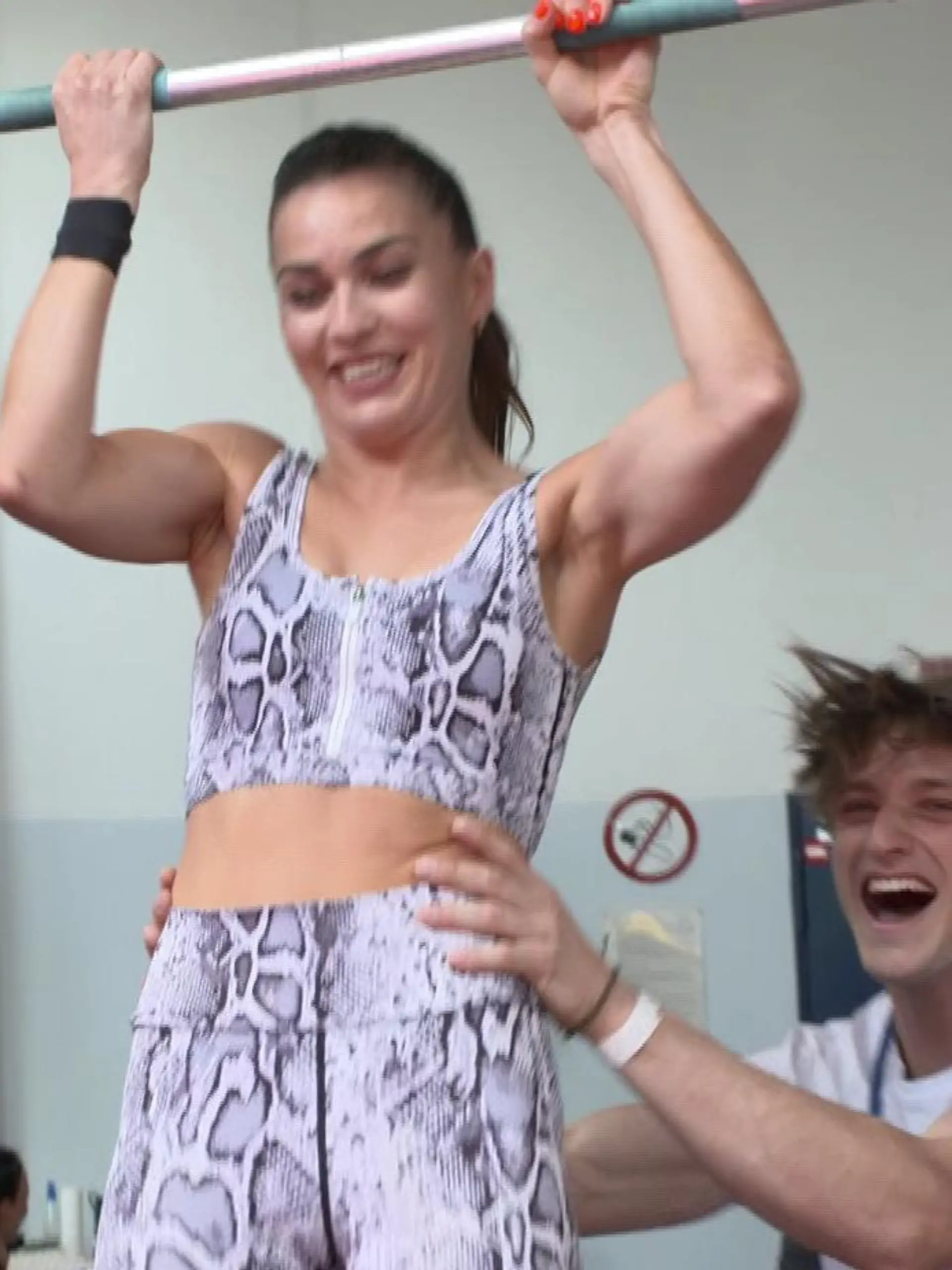 Moritz Hans trainiert mit Renata Lusin für "Ninja Warrior Germany"