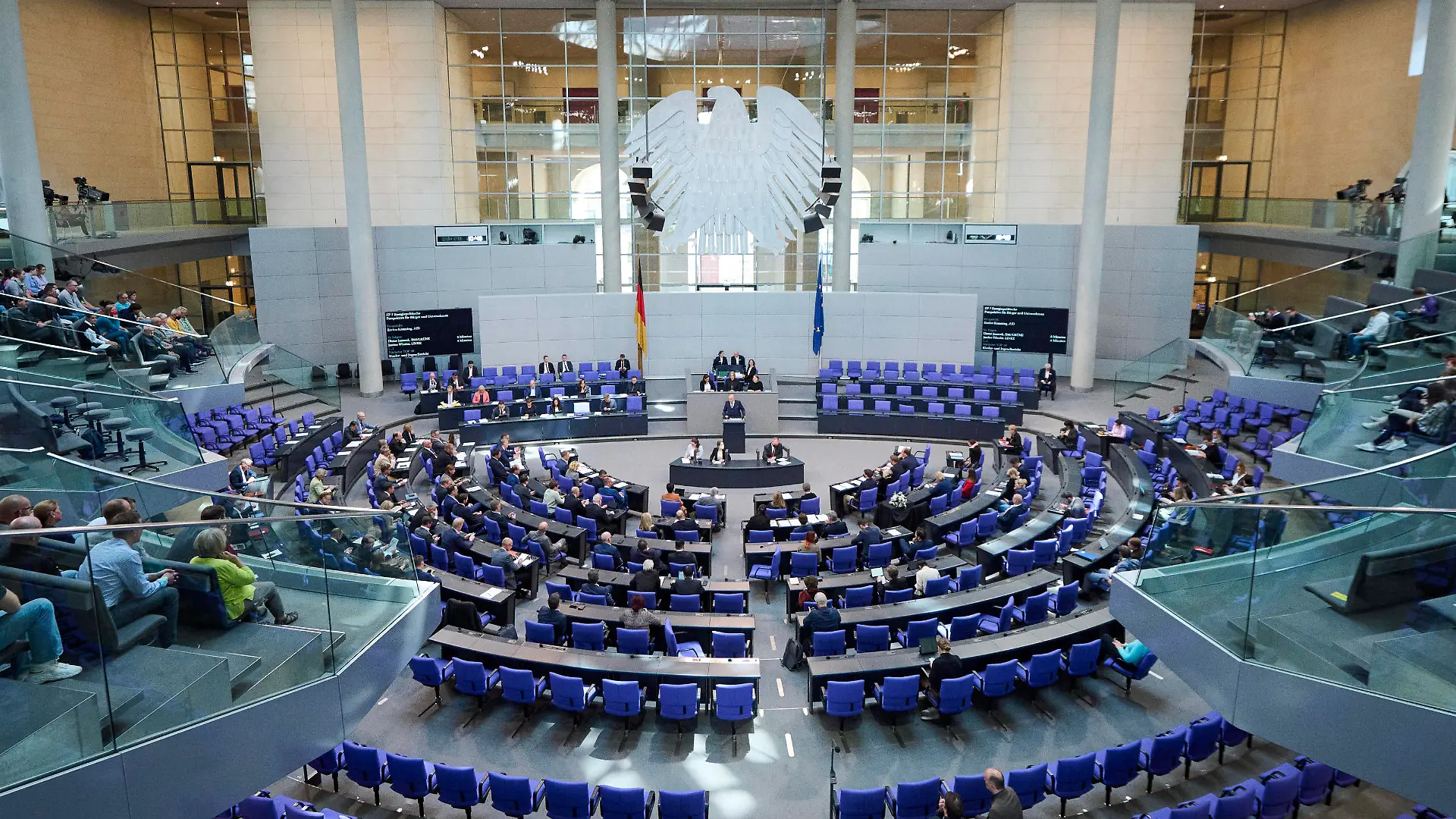 Plenarsitzung im Bundestag in Berlin Der Plenarsaal während der Sitzung des Deutschen Bundestags am 23.09.2022 in Berlin. Berlin Bundestag Berlin Deutschland *** Plenary session in the Bundestag in Berlin The plenary hall during the session of the German Bundestag on 23 09 2022 in Berlin Berlin Bundestag Berlin Germany