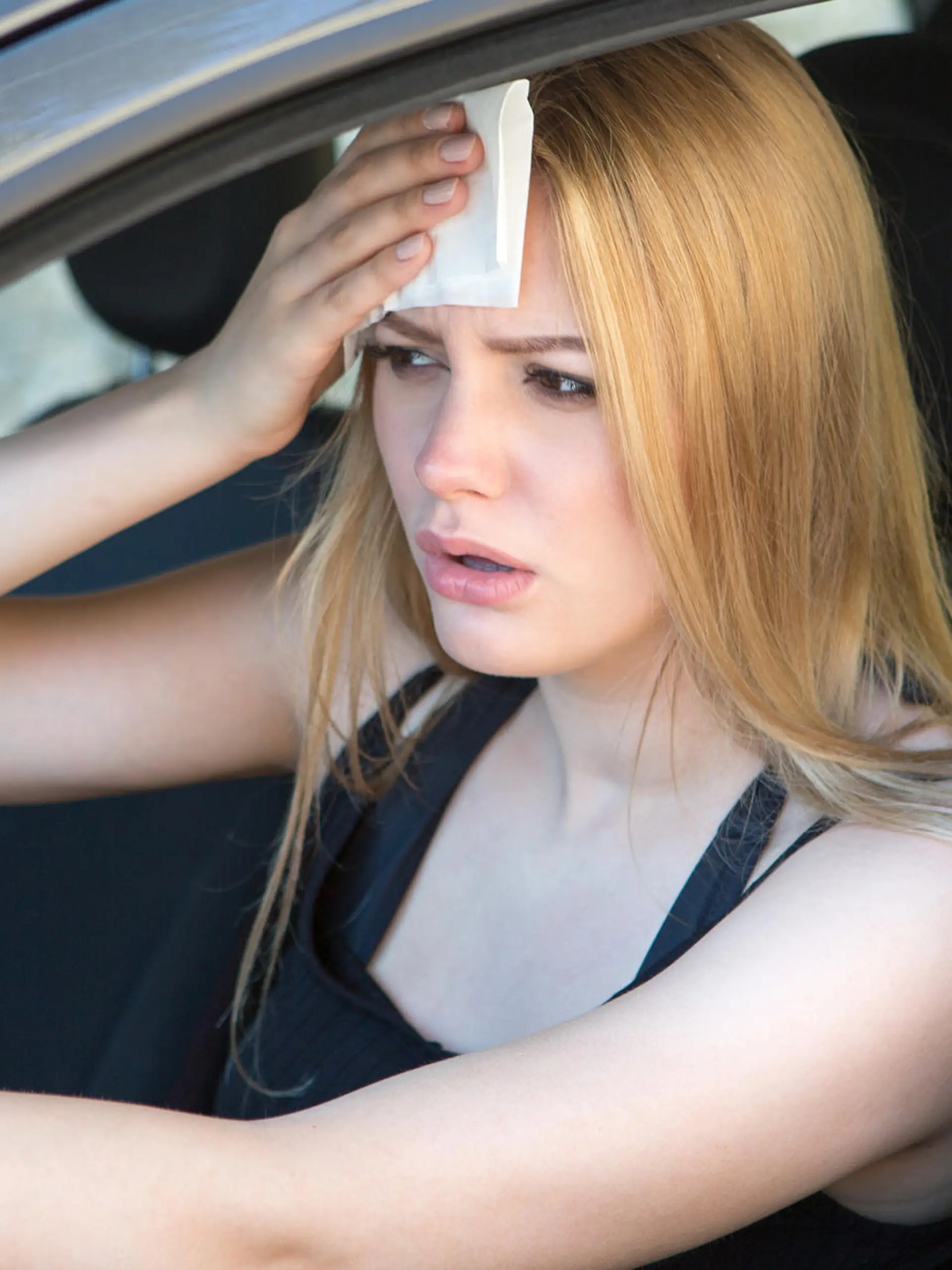 Gluthitze: Im Sommer kann es im Auto ganz schön heiß werden.