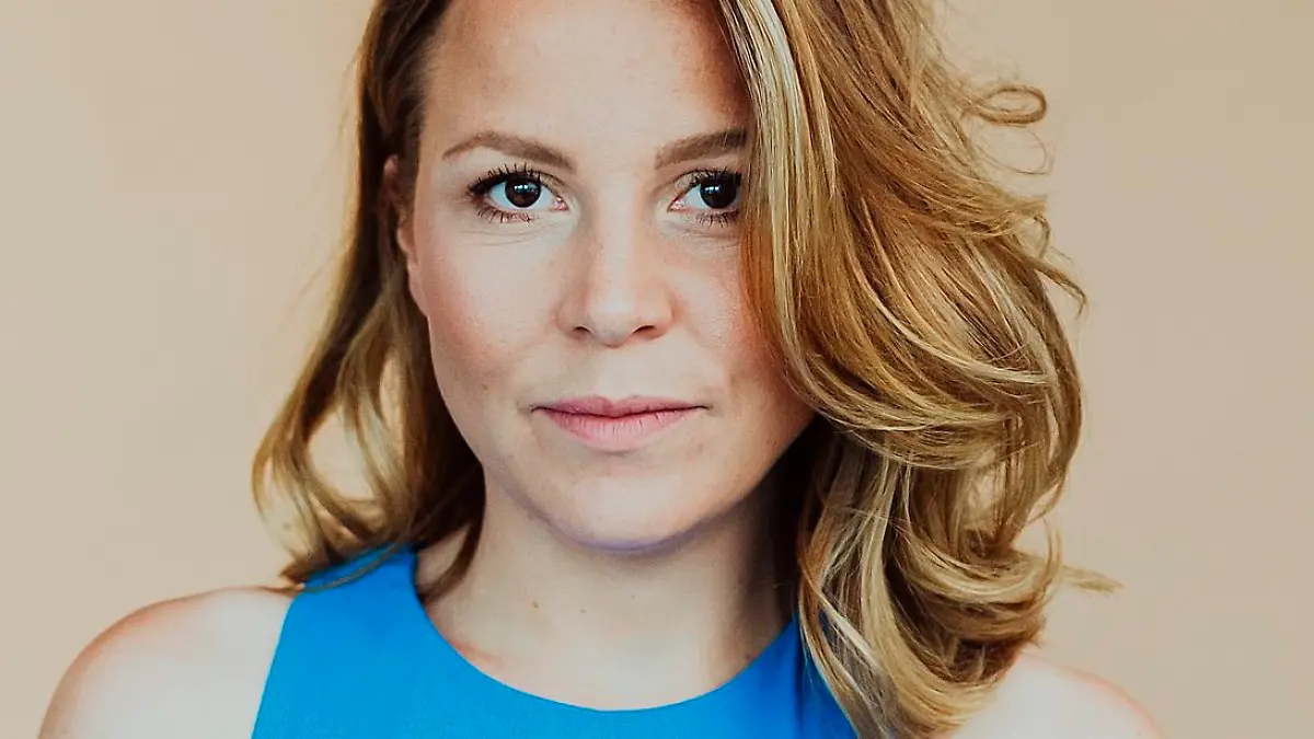 Franziska van der Heide spielt "Ina Ziegler"

Die Verwendung des sendungsbezogenen Materials ist nur mit dem Hinweis und Verlinkung auf TVNOW gestattet.