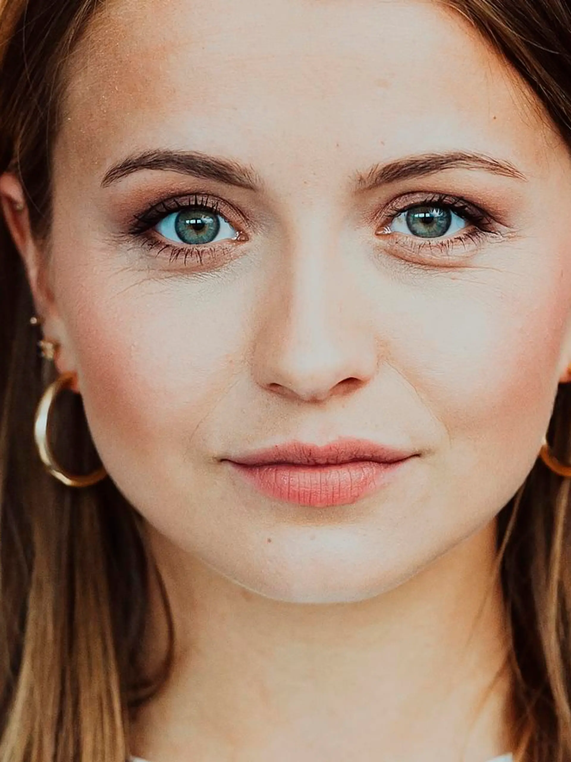Julia Wiedemann spielt "Lucie Ziegler"

Die Verwendung des sendungsbezogenen Materials ist nur mit dem Hinweis und Verlinkung auf TVNOW gestattet.