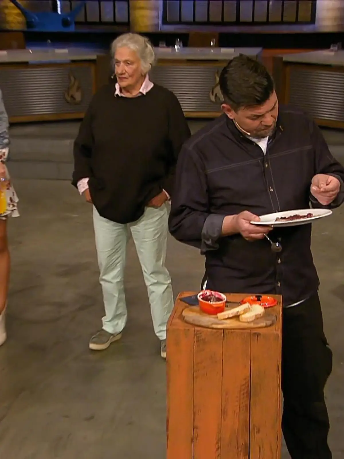 Gleich in der Vorspeise kommt bei "Grill den Henssler" eine ganz besondere Aufgabe auf Steffen Henssler und Tim Mälzer zu. Sie müssen ein Gericht nachkochen. Wie die Analyse läuft, ist hier im Video zu sehen.