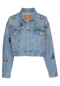 Verspielte Jeansjacke mit Nintendo-Patches