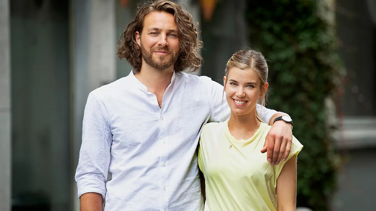 Alexander Verhoven (Frederik Götz) und Josefin Reinhard (Sina Zadra)

Die Verwendung des sendungsbezogenen Materials ist nur mit dem Hinweis und Verlinkung auf TVNOW gestattet.