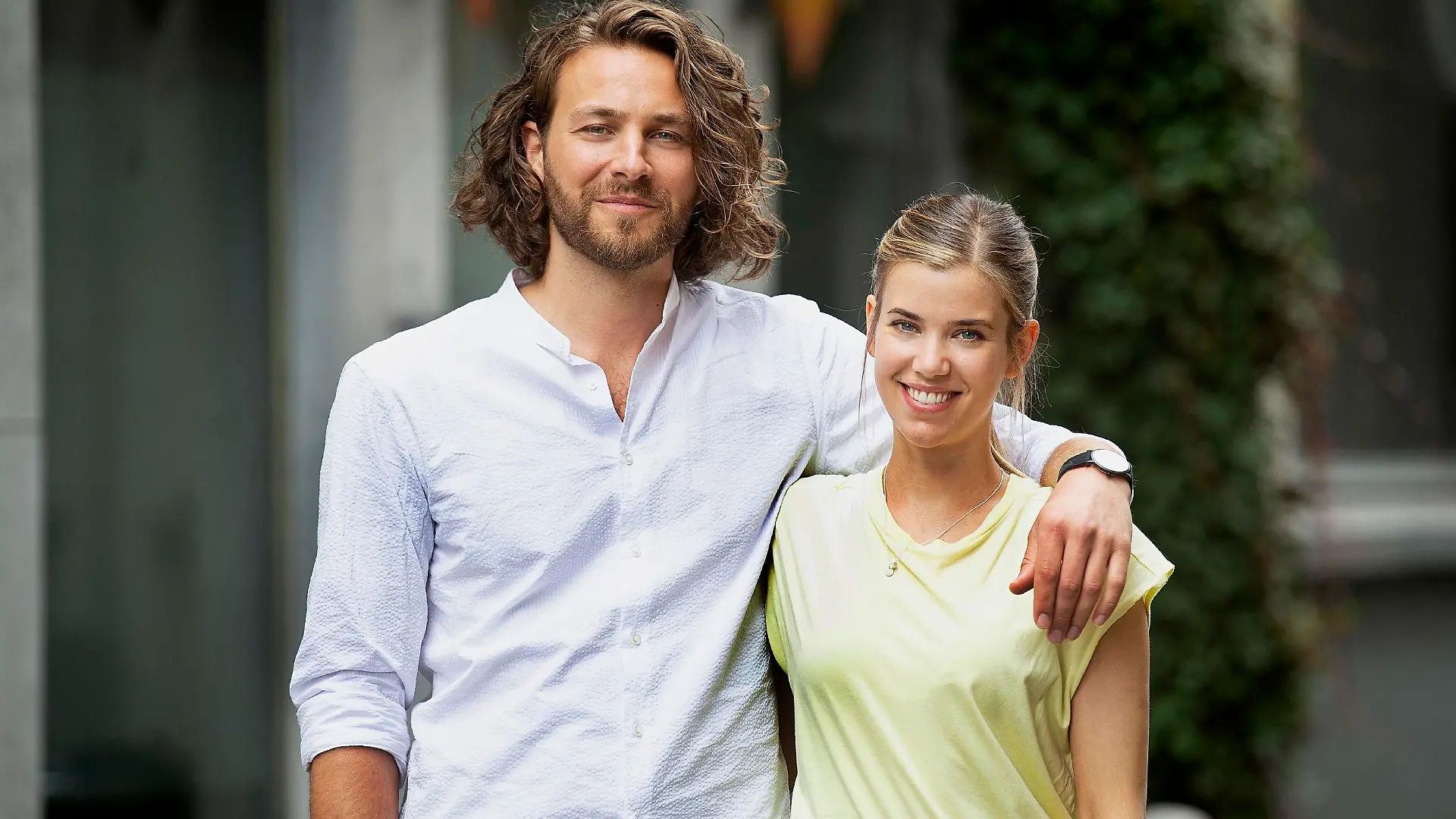 Alexander Verhoven (Frederik Götz) und Josefin Reinhard (Sina Zadra)
Die Verwendung des sendungsbezogenen Materials ist nur mit dem Hinweis und Verlinkung auf TVNOW gestattet.