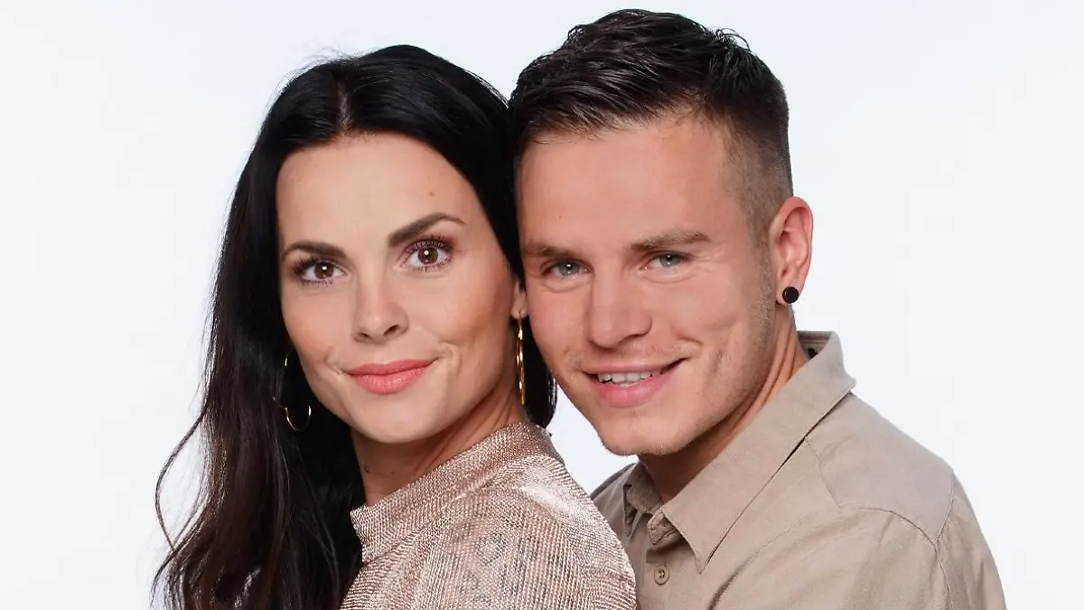 Der Sänger Henning Merten (32) und der Reality-TV-Star Denise Kappés (29).
Die Verwendung des sendungsbezogenen Materials ist nur mit dem Hinweis und Verlinkung auf TVNOW gestattet.