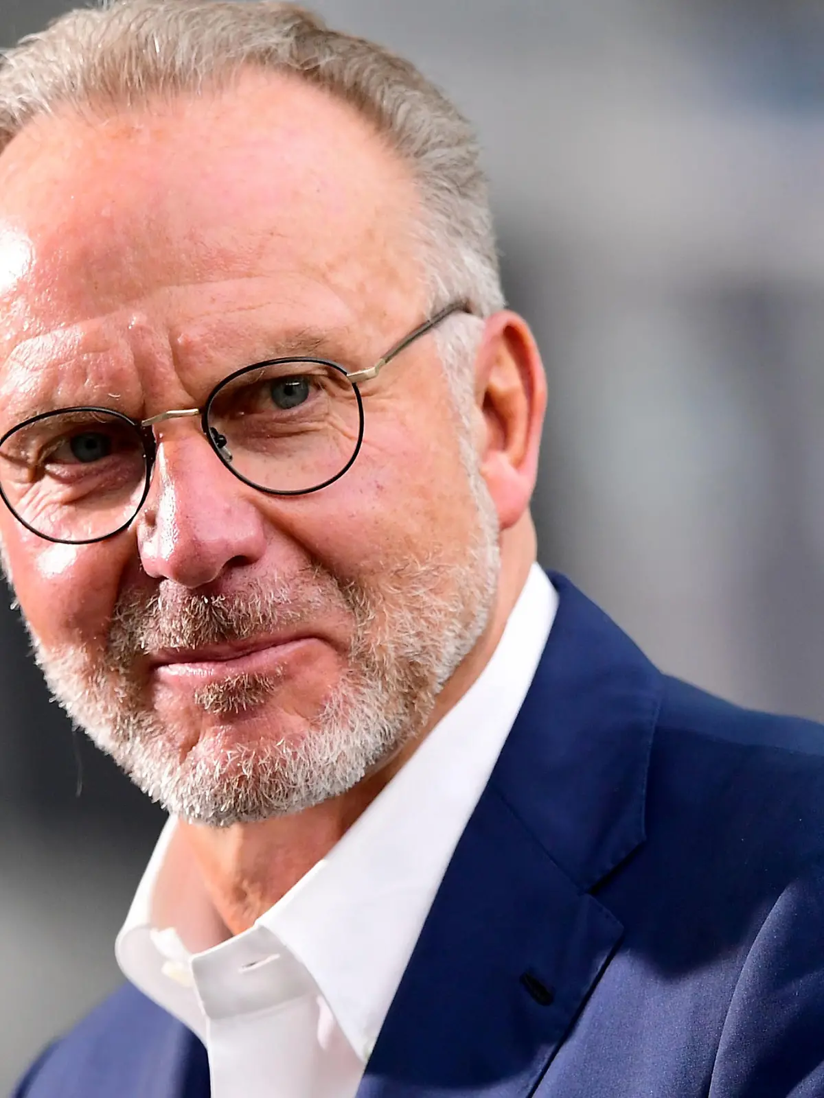 ARCHIV - 04.07.2020, Berlin: Fußball: DFB-Pokal, Finale: Bayer Leverkusen - FC Bayern München im Olympiastadion. Karl-Heinz Rummenigge, Vorstandsvorsitzender der FC Bayern München AG, vor dem Spiel. (zu dpa: "Karl-Heinz Rummenigge: «Wir sind von der Muse des Erfolges geküsst»"). Foto: Robert Michael/dpa-Zentralbild/Pool/dpa +++ dpa-Bildfunk +++