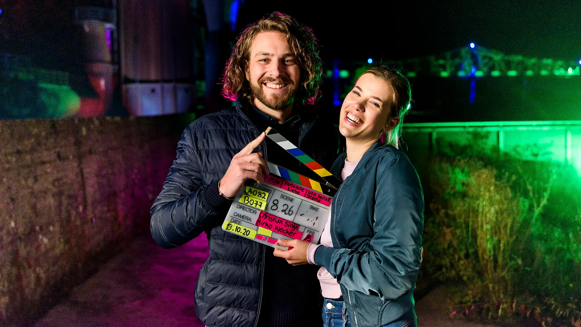 Alexander Verhoven (Frederik Götz) und Josefin Reinhard (Sina Zadra).


Die Verwendung des sendungsbezogenen Materials ist nur mit dem Hinweis und Verlinkung auf TVNOW gestattet.