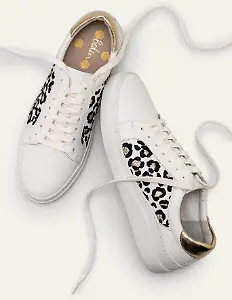 Bequeme Turnschuhe mit Leopardenmuster