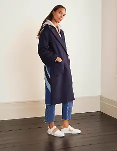 Wilding Mantel in Navy