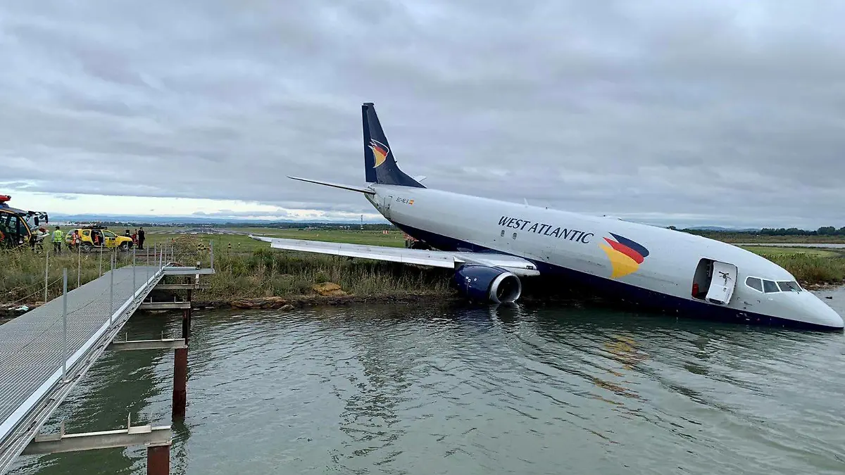 Die Boeing 737 schoss in Montpellier über die Landebahn hinaus.