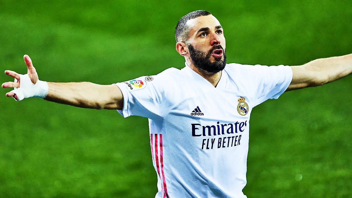Karim Benzema liebt es nicht nur, Tore zu schießen, sondern auch schnelle Autos zu fahren.