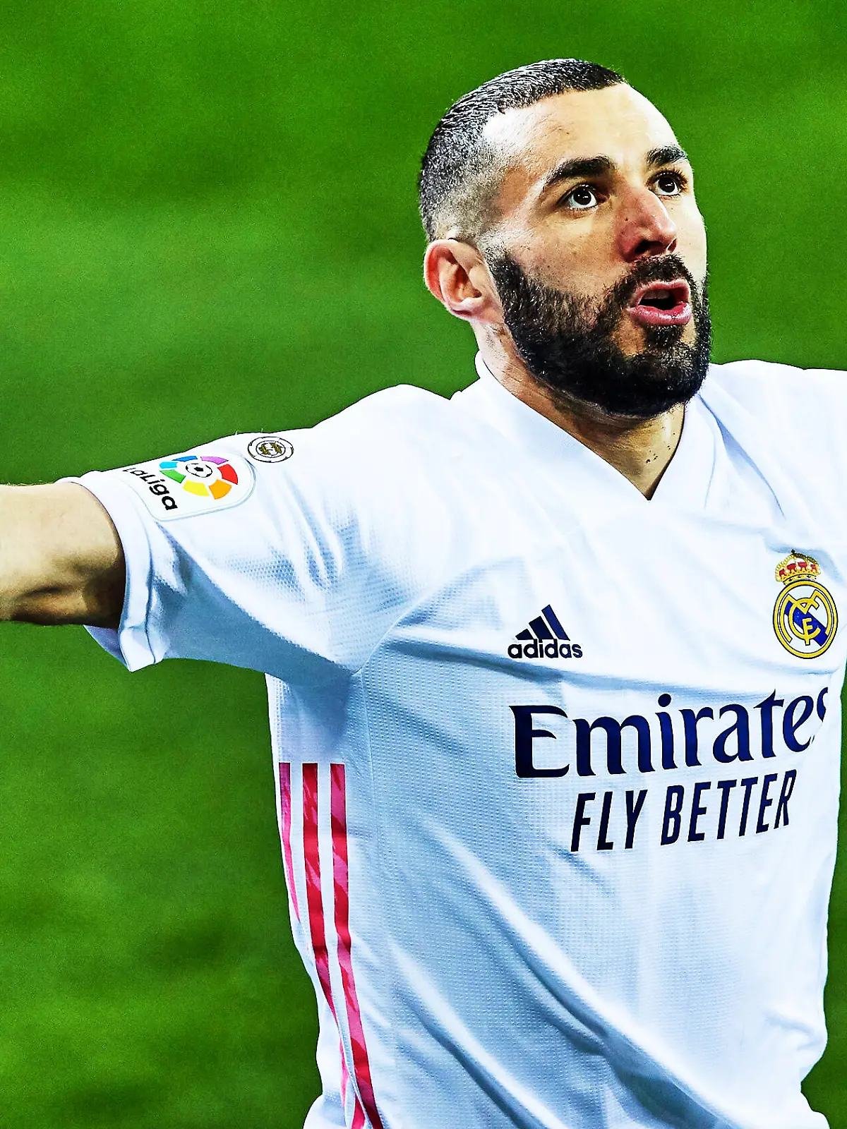 Karim Benzema liebt es nicht nur, Tore zu schießen, sondern auch schnelle Autos zu fahren.
