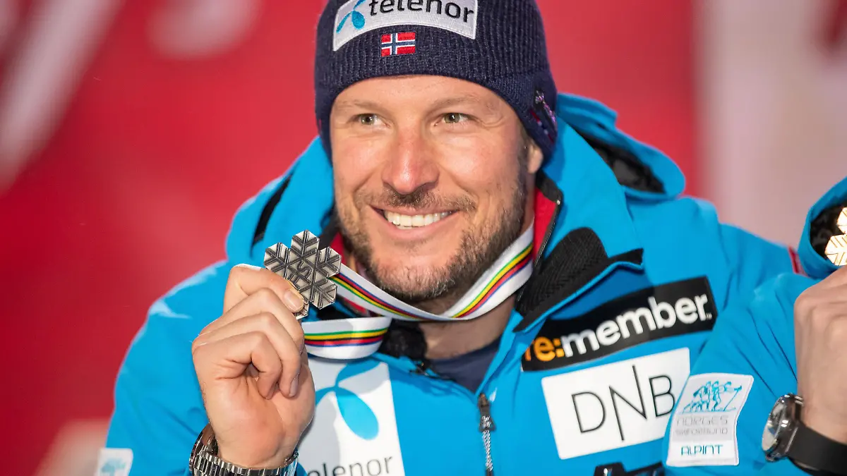 ARCHIVBILD ZUM SDA-HINTERGRUNDTEXT UEBER DIE ABFAHRTEN AN DER SKI WM IN CORTINA D'AMPEZZO, AM FREITAG, 12. FEBRUAR 2021 - ABD0208_20190209 - AARE - SCHWEDEN: Silbermedaillengewinner Aksel Lund Svindal (NOR) am Samstag, 09. Februar 2019, während der Siegerehrung für die Abfahrt der Herren im Rahmen der alpinen Ski-Weltmeisterschaften in Aare, Schweden. - FOTO: APA/EXPA/DOMINIK ANGERER