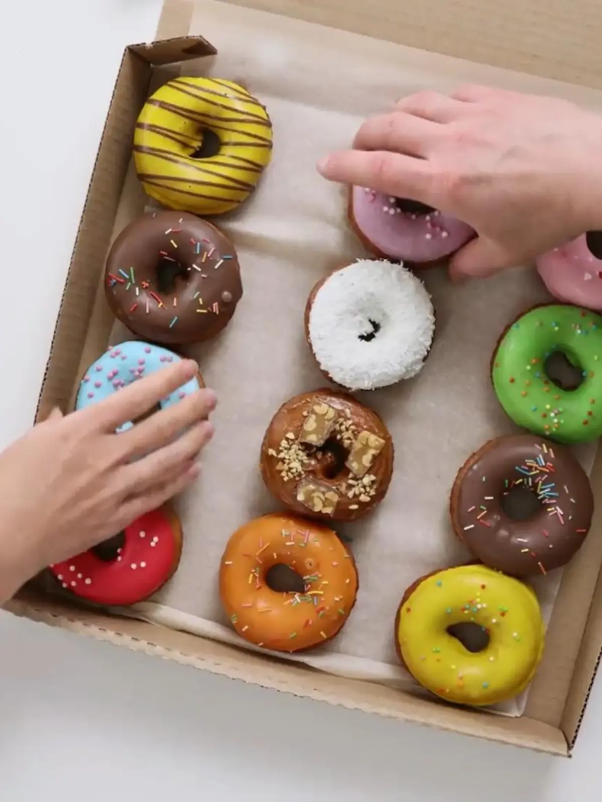 Donuts sind schon seit einigen Jahren ein absolutes Trend-Food. Noch fluffiger bekommt ihr sie mit Kartoffelpüree.