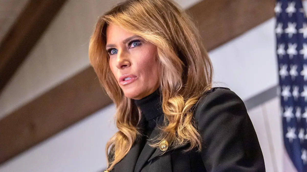 ARCHIV - 31.10.2020, USA, Wapwallopen: First Lady Melania Trump spricht während einer Kundgebung, um US-Präsident Trump in Whitewoods zu unterstützen. (zu dpa "Melania Trump: «Enttäuscht und entmutigt» nach Gewalt am US-Kapitol") Foto: Ron Adar/SOPA Images via ZUMA Wire/dpa +++ dpa-Bildfunk +++