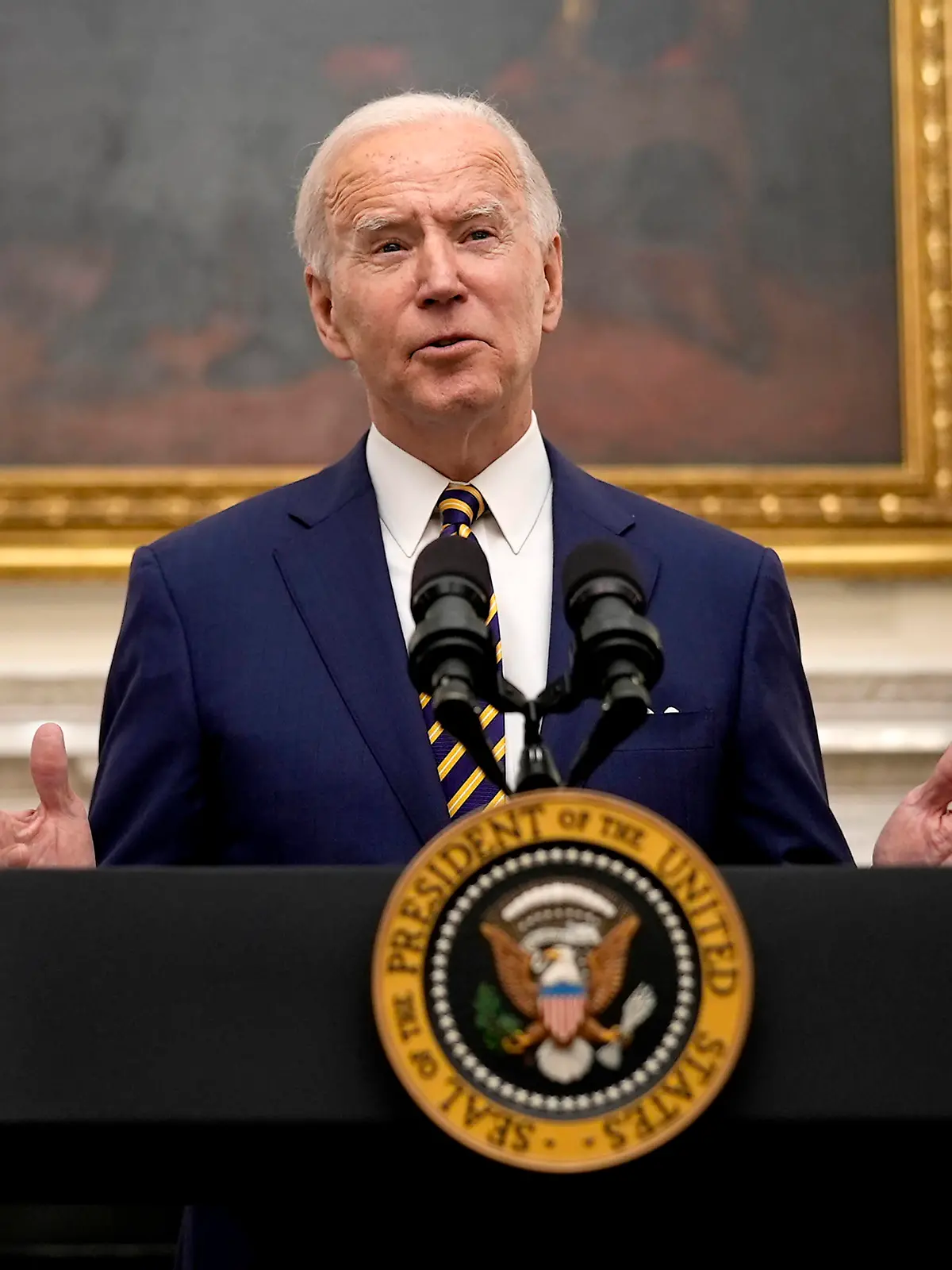  Photo by Ken Cedeno/UPIUnited States President Joe Biden delivers remarks on his administrations response to the economic crisis and signs executive orders in the State Dining Room of the White House in Washington, DC on Friday, January 22, 2021. PUBLICATIONxNOTxINxUSA Copyright: xKenxCedenox/xPoolxviaxCNPx/MediaPunchx