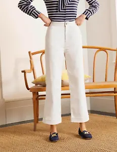 Weiße Jeans mit Aufschlag