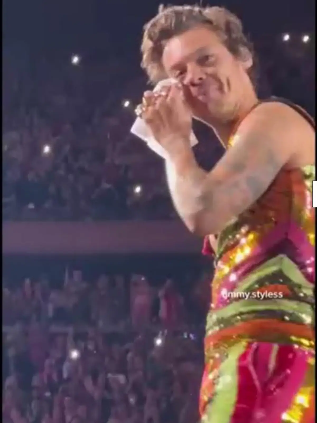 Harry Styles kommen beim Konzert in New York die Tränen.