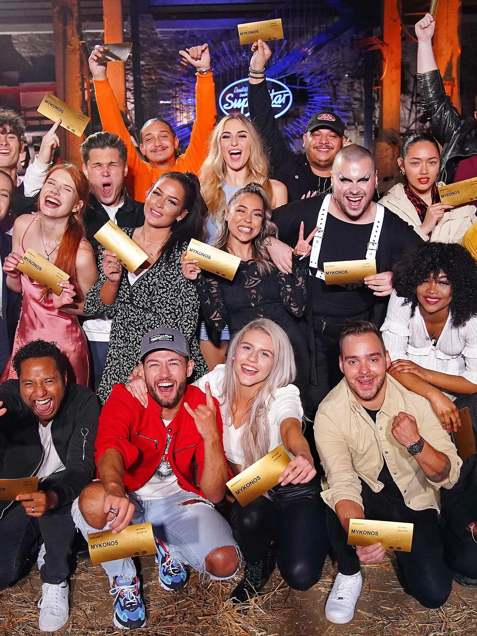 27 Kandidatinnen und Kandidaten bei DSDS 2021 haben es in den Recall auf Mykonos geschafft und freuen sich riesig über das Ticket.