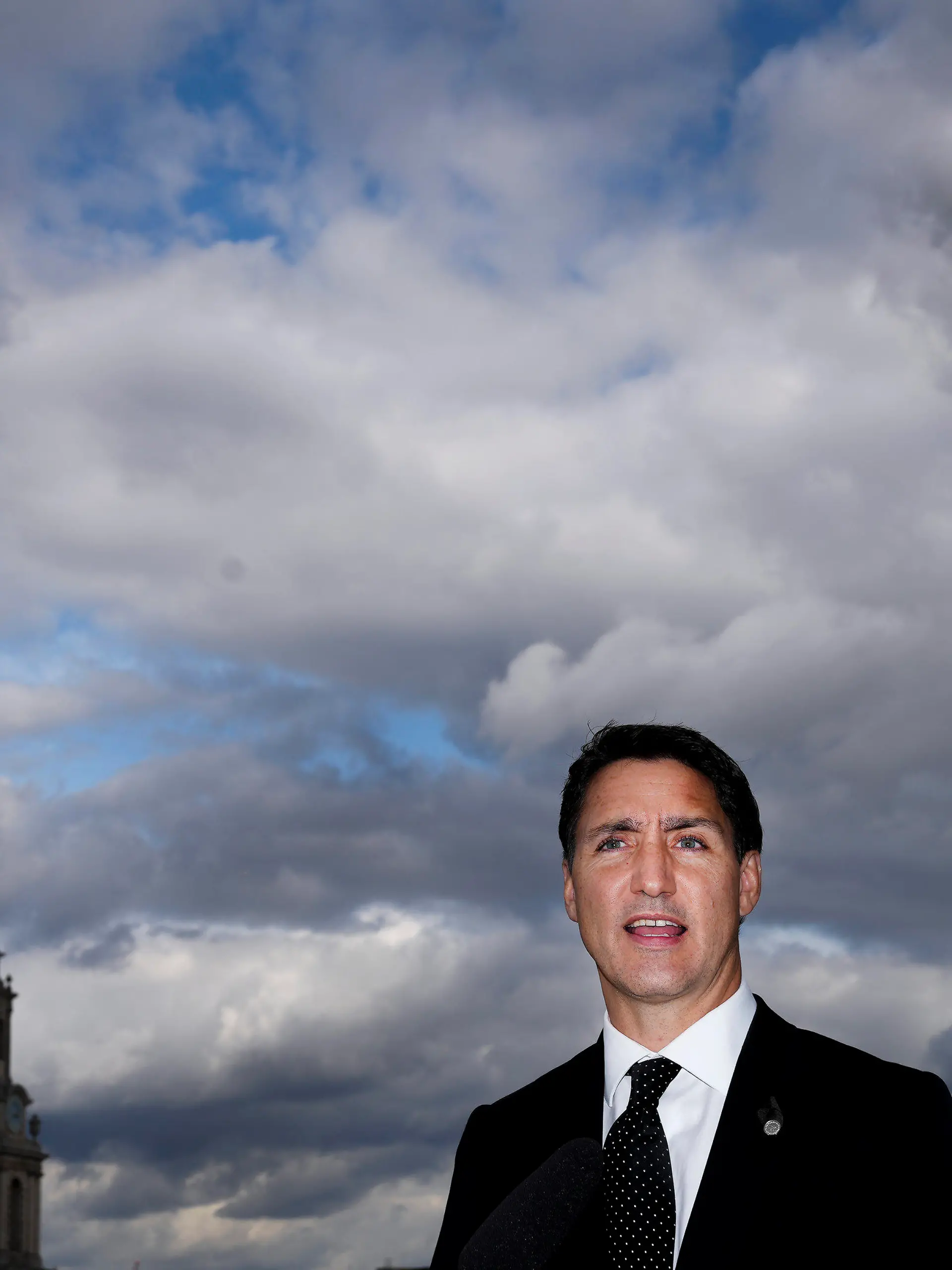 18.09.2022, Großbritannien, London: Justin Trudeau, Premierminister von Kanada, spricht mit Journalisten im Canada House, nachdem er die 10 Downing Street besucht hat, um sich mit der britischen Premierministerin Truss zu treffen. Trudeau besucht London für die Trauerfeierlichkeiten von Königin Elizabeth II.. Die britische Königin Elizabeth II. ist am 08.09.2022 im Alter von 96 Jahren gestorben. Foto: Nathan Denette/The Canadian Press/AP/dpa +++ dpa-Bildfunk +++
