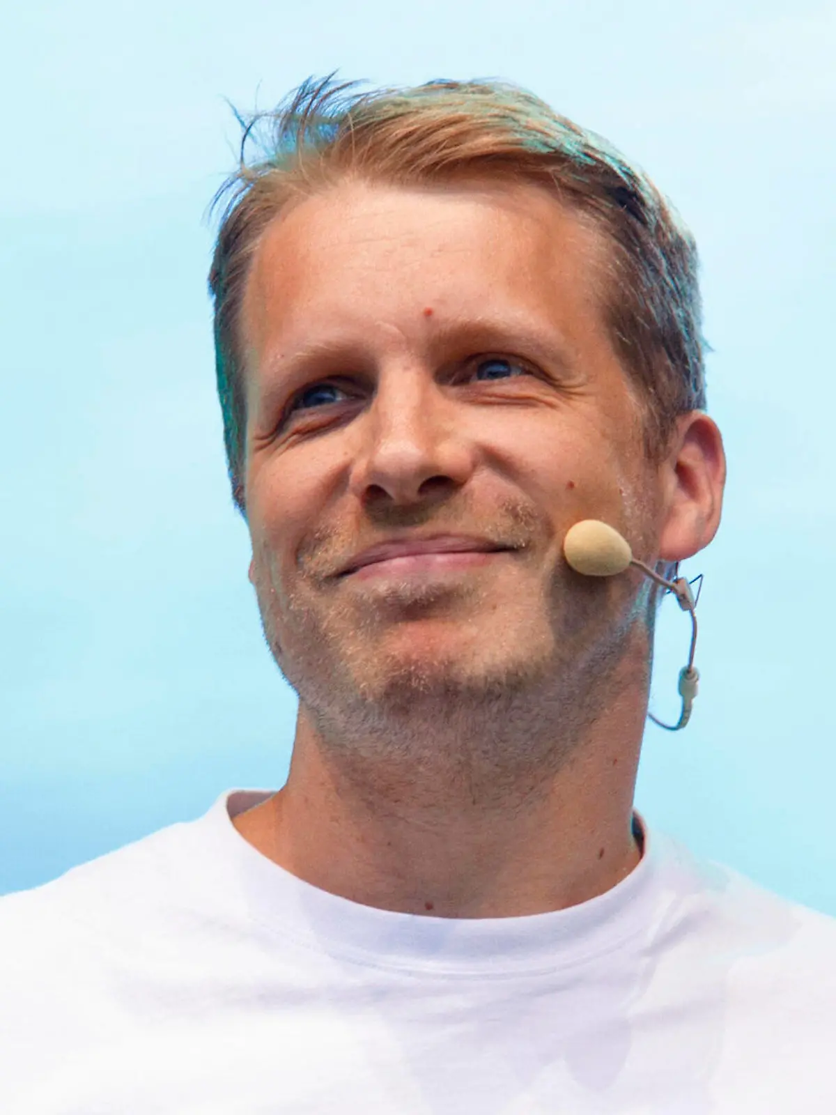  Oliver Pocher mit dem Programm Die Pochers hier live im Kulturgarten in der Bonner Rheinaue. Das Bonn Live Kulturgarten Open Air Festival 2020 ist Europas erstes Open Air Festival unter Corona-Auflagen wegen der Covid-19 Pandemie. Bonn, 09.08.2020 *** Oliver Pocher with the programme The Pochers here live in the Kulturgarten in the Rheinaue in Bonn The Bonn Live Kulturgarten Open Air Festival 2020 is Europes first open air festival under corona conditions due to the Covid 19 pandemic Bonn, 09 08 2020 Foto:xC.xHardtx/xFuturexImage