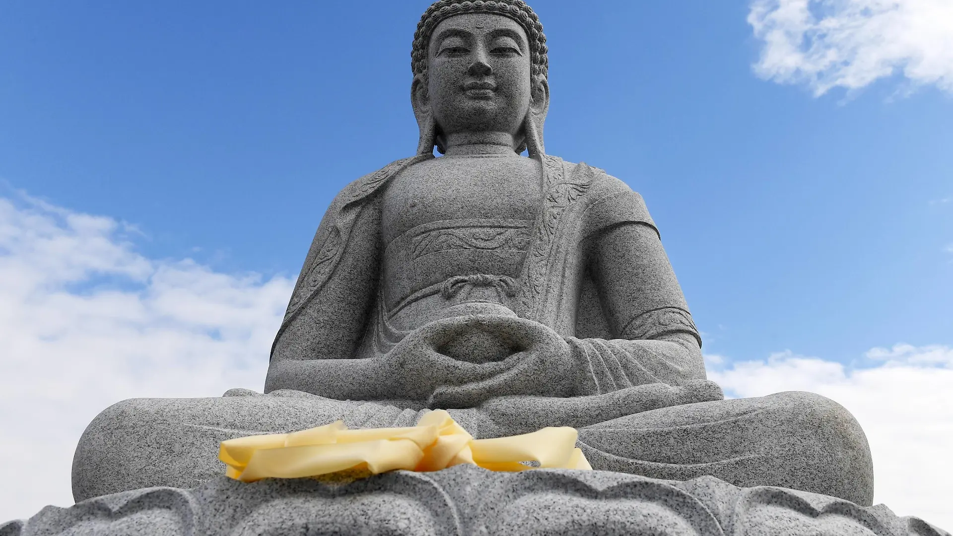 Russia Siberia Buddhism 6661747 29.09.2021 A view shows the city s first statue of the Buddha of Infinite Light during its opening ceremony at the Buddhist Center in Krasnoyarsk, Russia. The Krasnoyarsk Diamond Way Buddhist Center of the Karma Kagyu tradition celebrates its 30th anniversary in September. Ilya Naymushin / Sputnik Krasnoyarsk Krasnoyarsk region Russia PUBLICATIONxINxGERxSUIxAUTxONLY Copyright: xIlyaxNaymushinx 