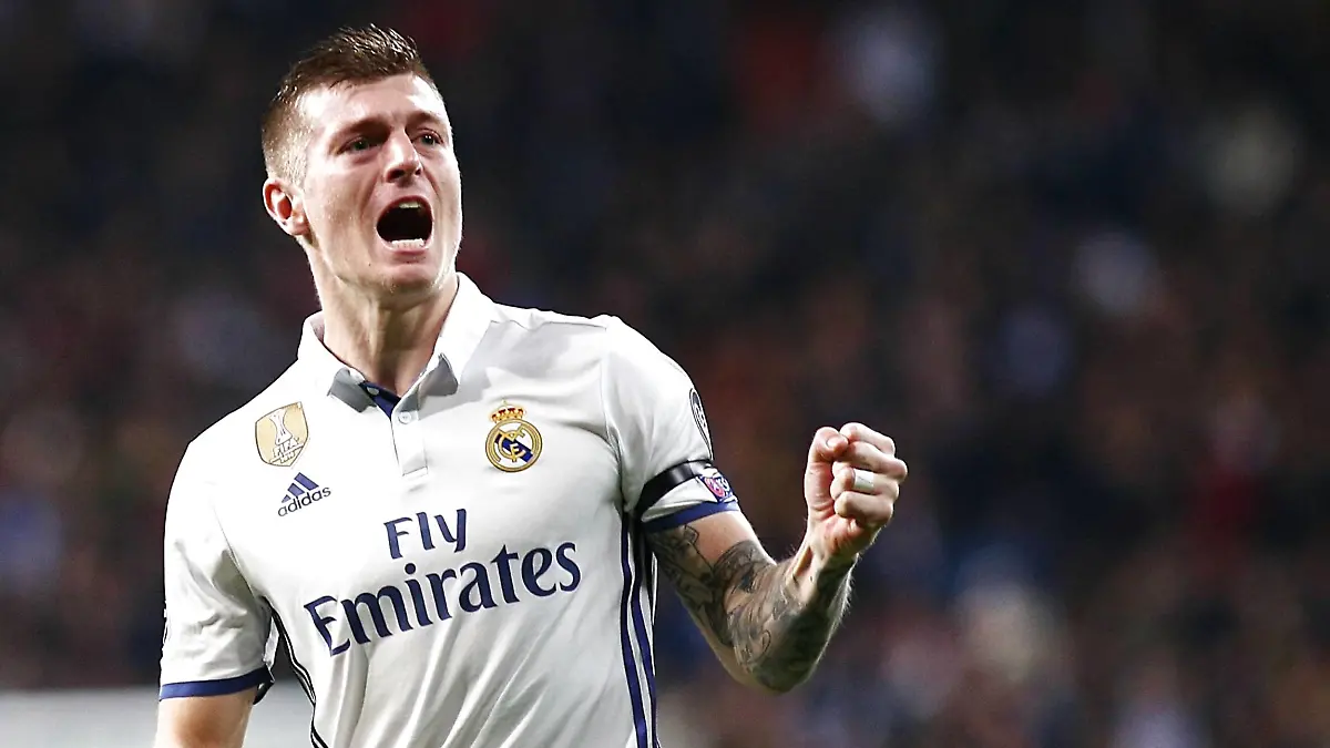 Bilder des Tages - SPORT Fußball, CL, Real Madrid - SSC Neapel 3:1 Madrid, Spain. February 15, 2017: Toni Kross midfield from Real Madrid CF, celebrating after scoring during the UEFA Champions League round of 16/ 1st leg agains SSC Napoli at the Santiago Bernabeu stadium. Photo: Ivan Abanades Medina. PUBLICATIONxINxGERxSUIxAUTxHUNxONLY xIvanxAbanadesxMedinax xRealxMadridxCFx-xSSCxNapolixUEFAxChampionsxLeaguex