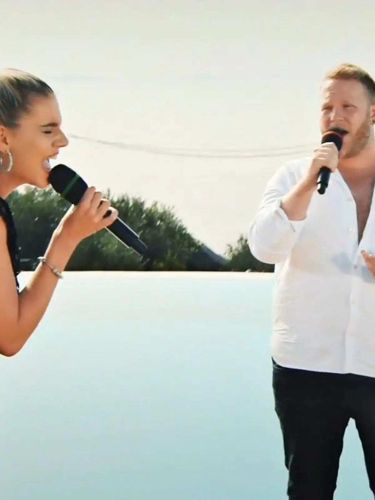 Wer schafft es in die DSDS-Liveshows? Das Recall-Finale auf Mykonos hat es in sich: während die einen über sich hinaus wachsen, gibt es bei anderen Kandidaten Zoff.