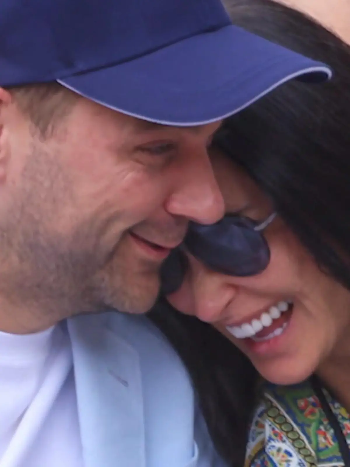 Bild zu: "Demi Moore schmust mit Freund bei French Open"